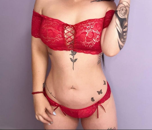 Conjunto Encaje abertura pecho ROJO